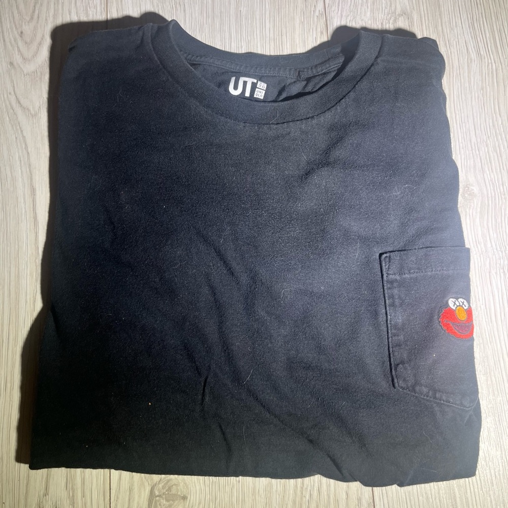 kaws sesame street elmo pocket tee size large